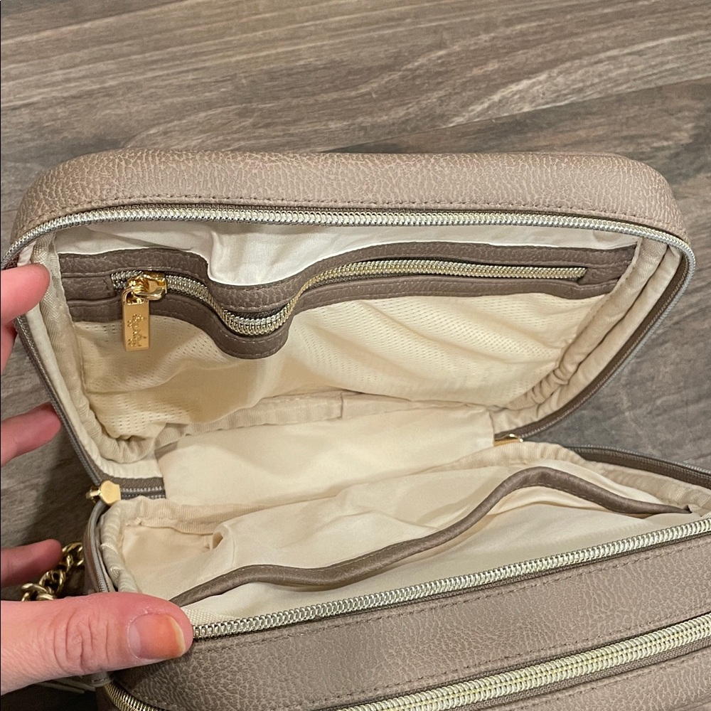 Itzy Ritzy Taupe Quilted Crossbody Mini Diaper Bag - Picture 4 of 7
